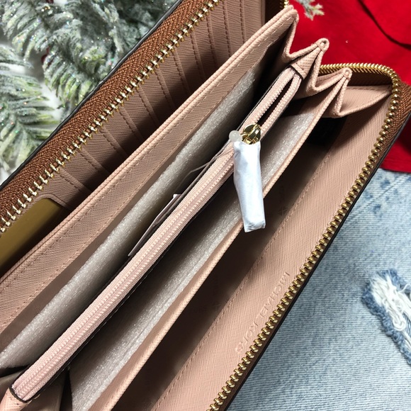 Michael Kors Jet Set Travel continental wallet - Picture 6 of 7